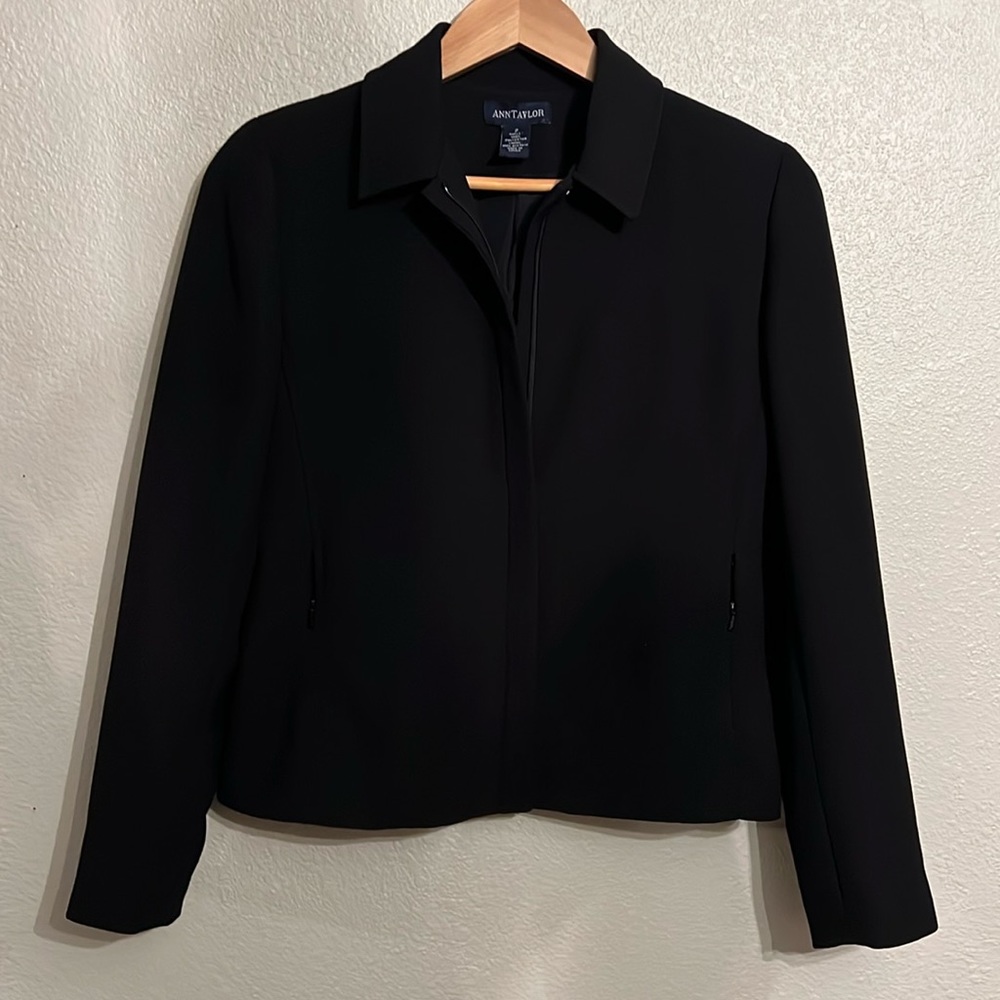 Super cute black jacket